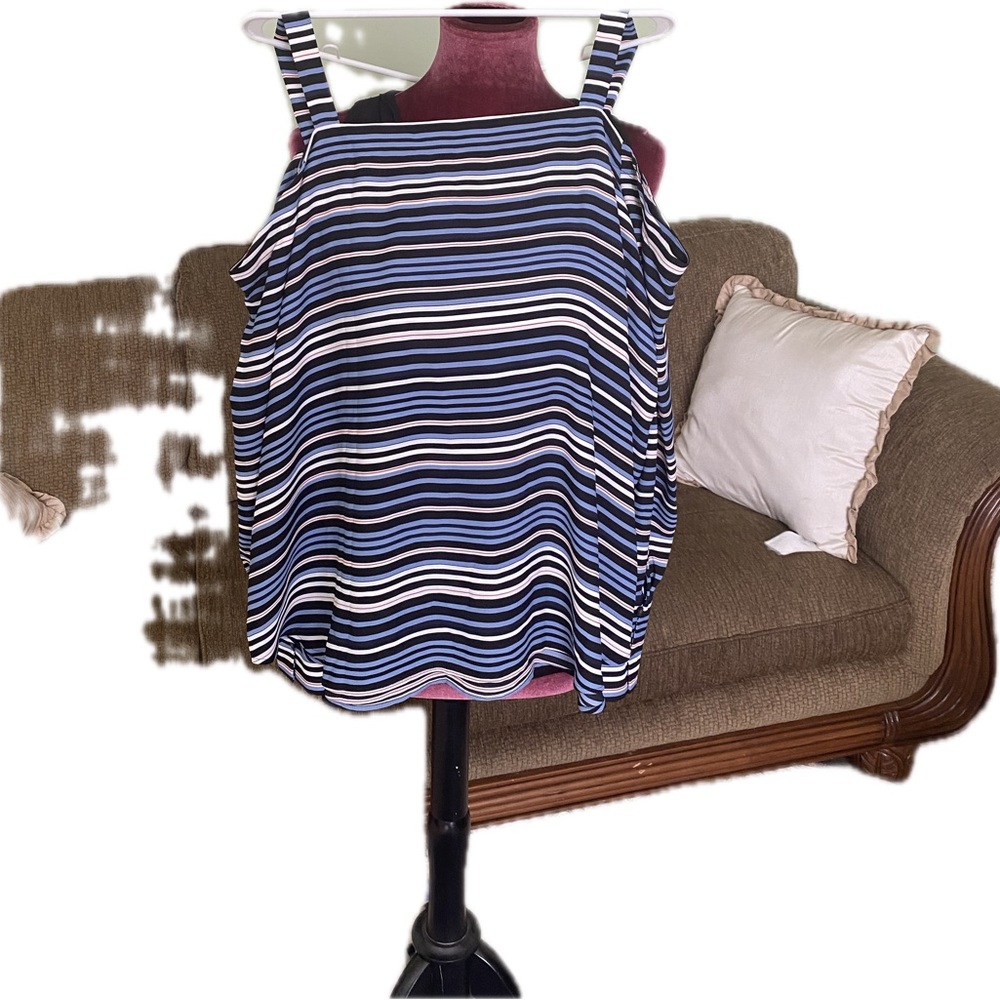 Cold shoulder top